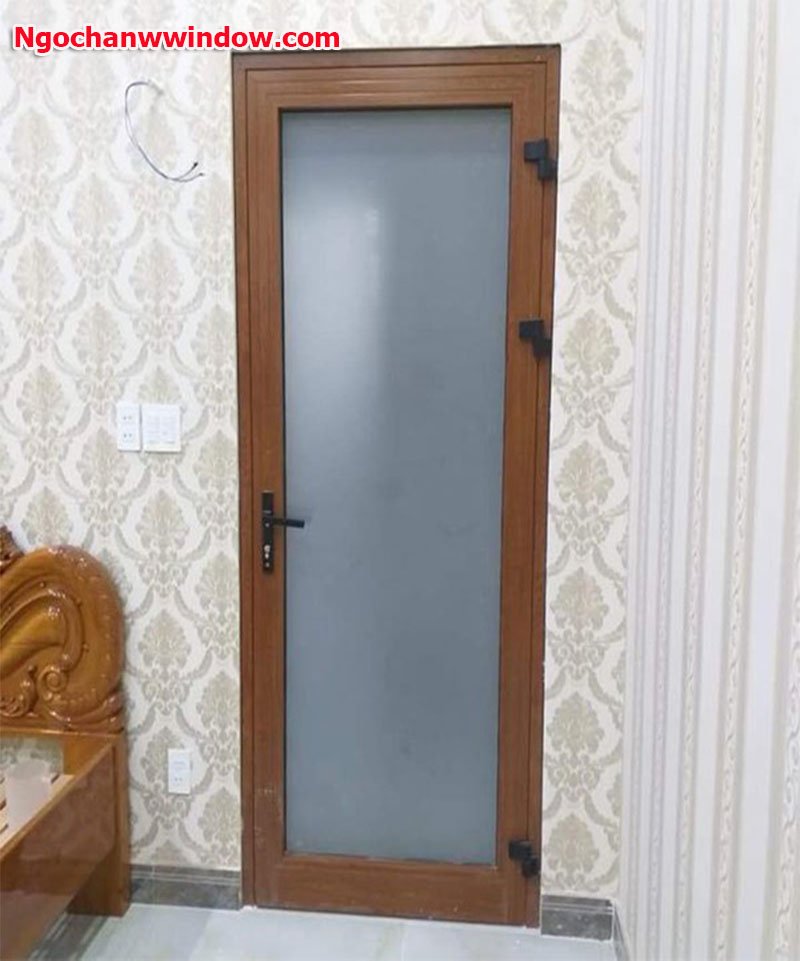 Mẫu cửa nhôm xingfa màu vân gỗ đẹp 1 cánh 